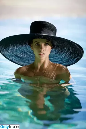 Barbara Palvin / realbarbarapalvin фото голая #1675