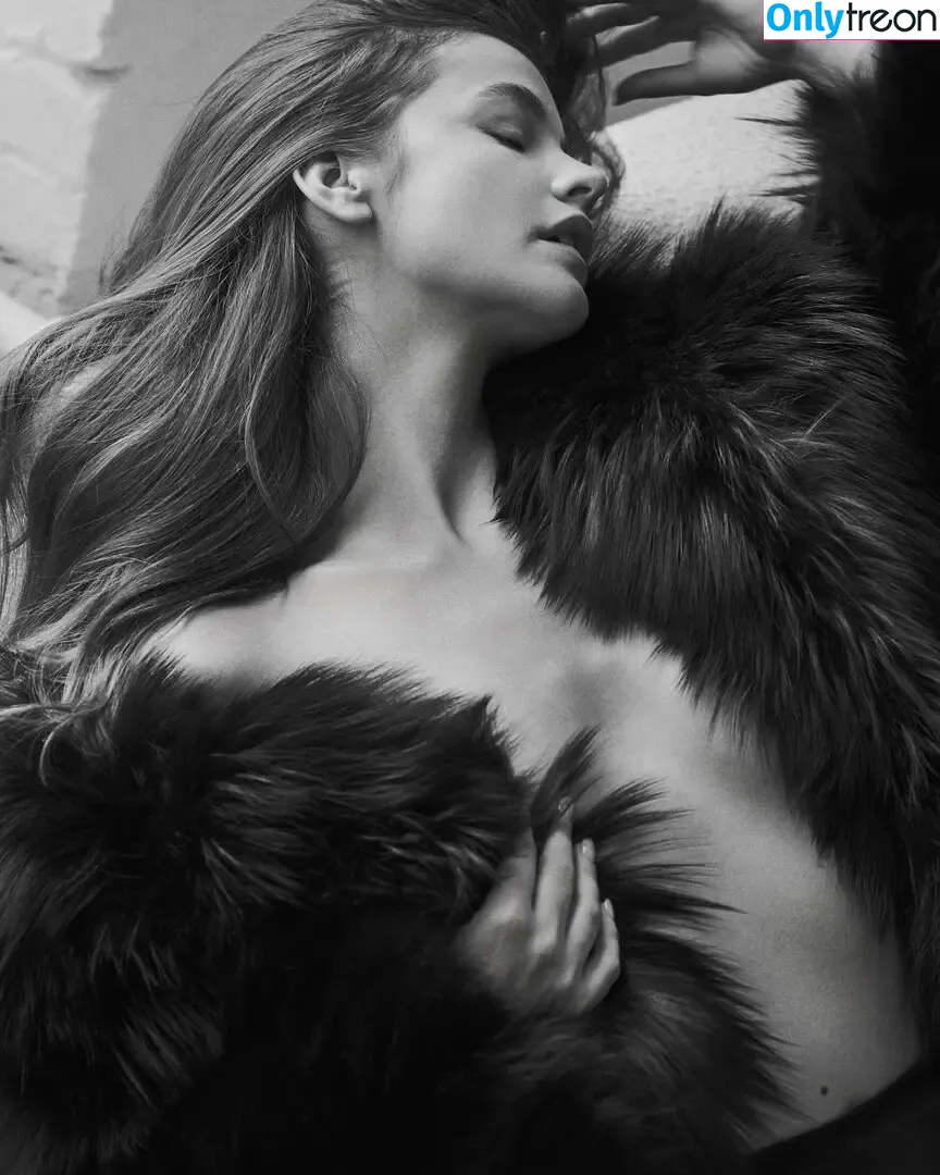 Barbara Palvin nude photo #1663 (realbarbarapalvin)