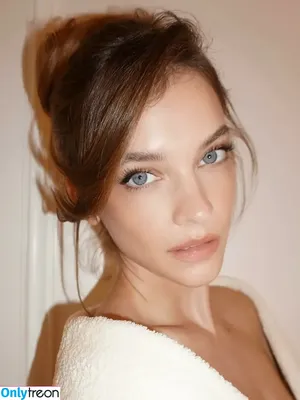 Barbara Palvin / realbarbarapalvin nude photo #2453