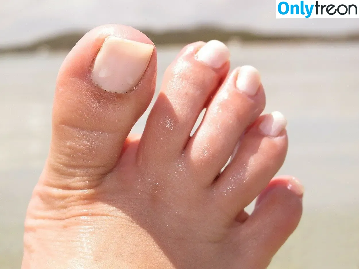 Bare Feet голая photo #1565 (barefeetpose)