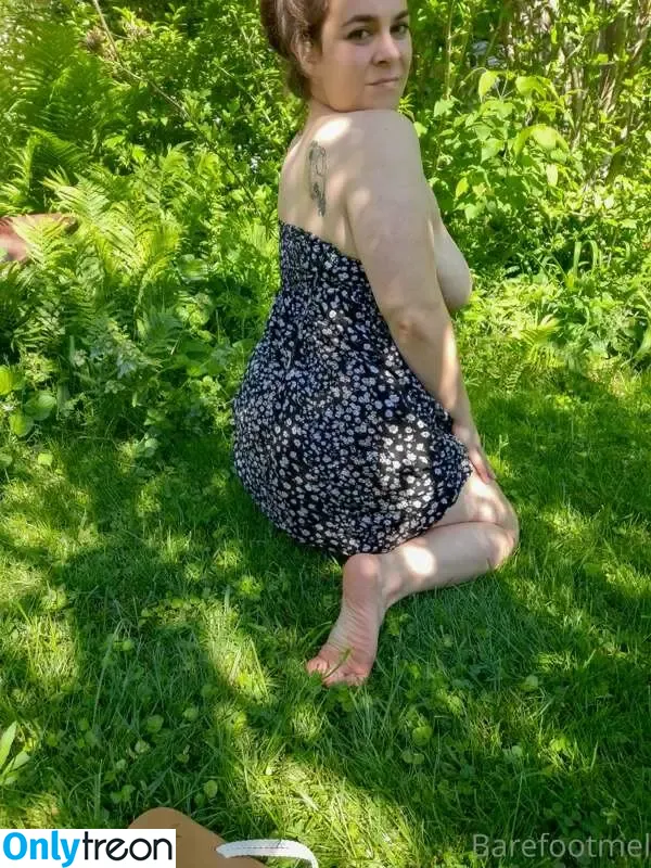 barefoot_mel nude photo #0036 (barefootmelwrites)