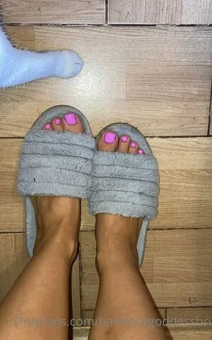 barefootgoddessbri / barefootgoddesss nude photo #0001