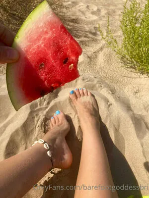 barefootgoddessbri / barefootgoddesss nude photo #0004