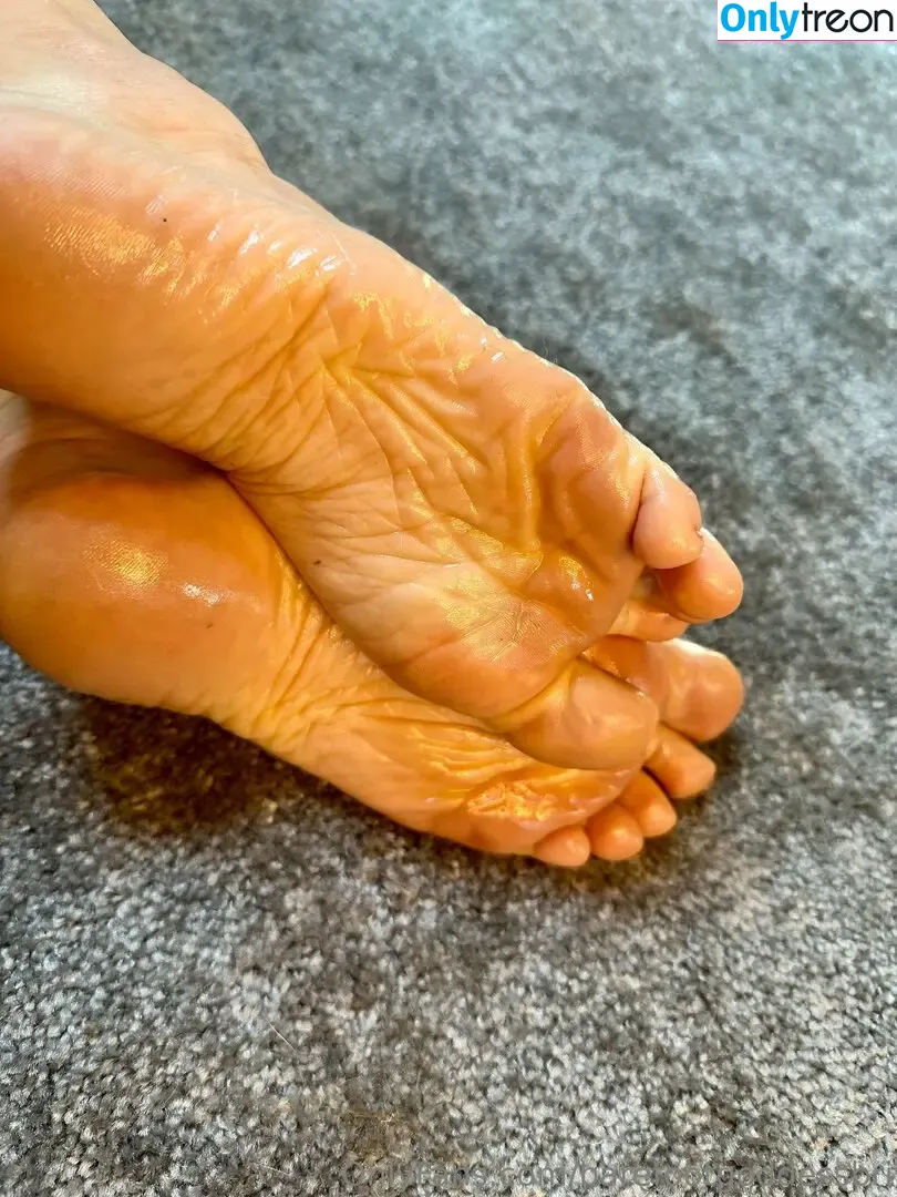barefootgoddessbri nude photo #0182 (barefootgoddesss)