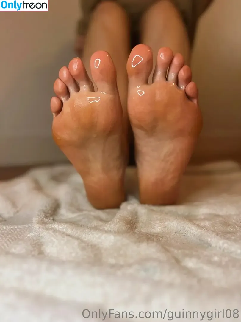 barefootgwyn_08 nude photo #0009 (barefootfive)