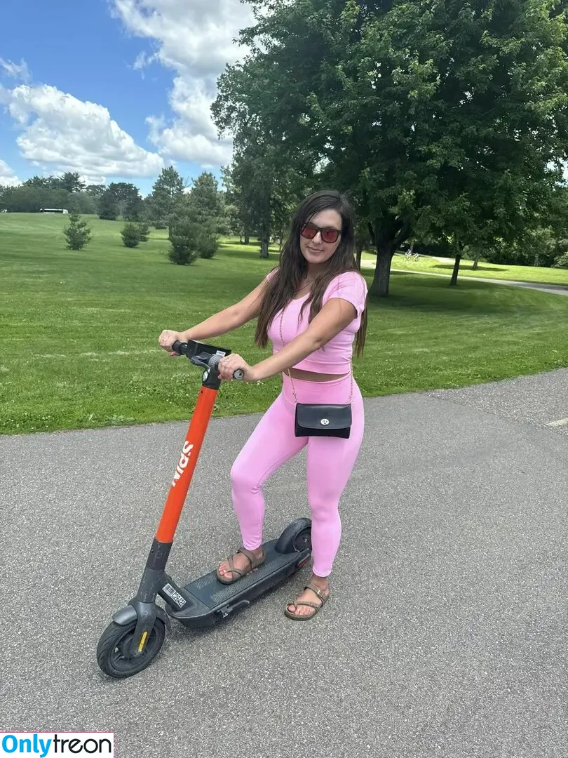 Barefootmamamn nude photo #0032 (therealbarefootmamamn)