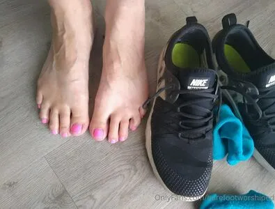 barefootworshiped / barefoot_sites фото голая #0013