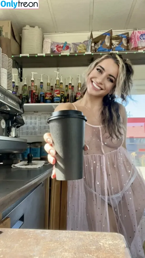 Barista Alexis голая photo #0004 (baristalexispdx / corinnealexispdx)
