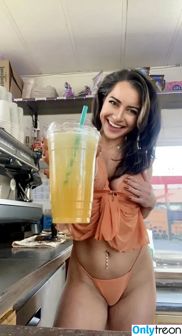 Barista Alexis голая photo #0008 (baristalexispdx / corinnealexispdx)
