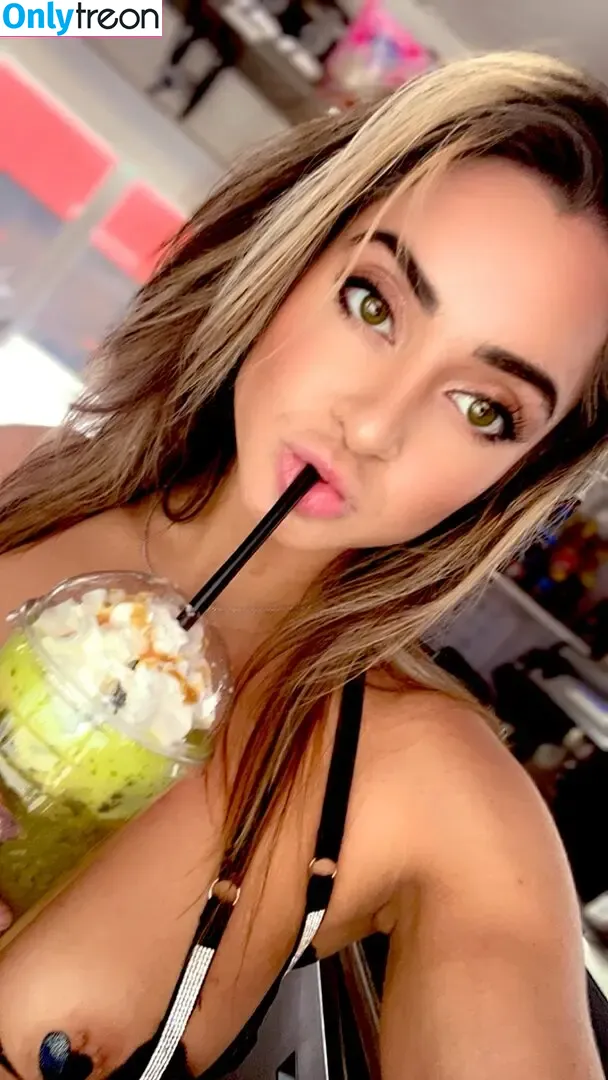 Barista Alexis голая photo #0011 (baristalexispdx / corinnealexispdx)