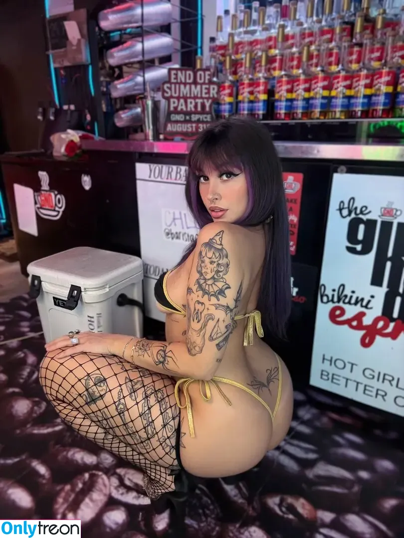 baristachlo nude photo #0129 (bbchlo)
