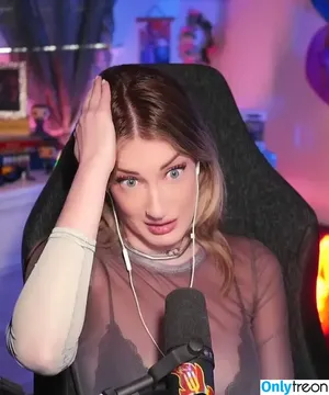 BasicWitGirl / tbhlessbasic фото голая #0118