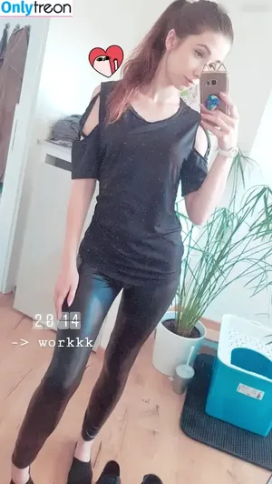  nude photo #0001