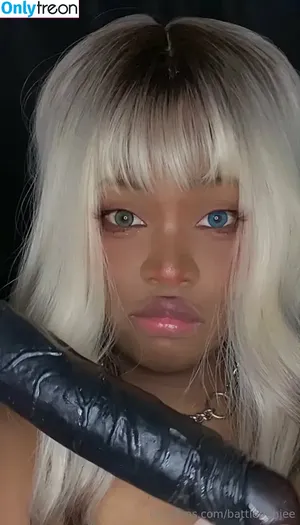  nude photo #0004