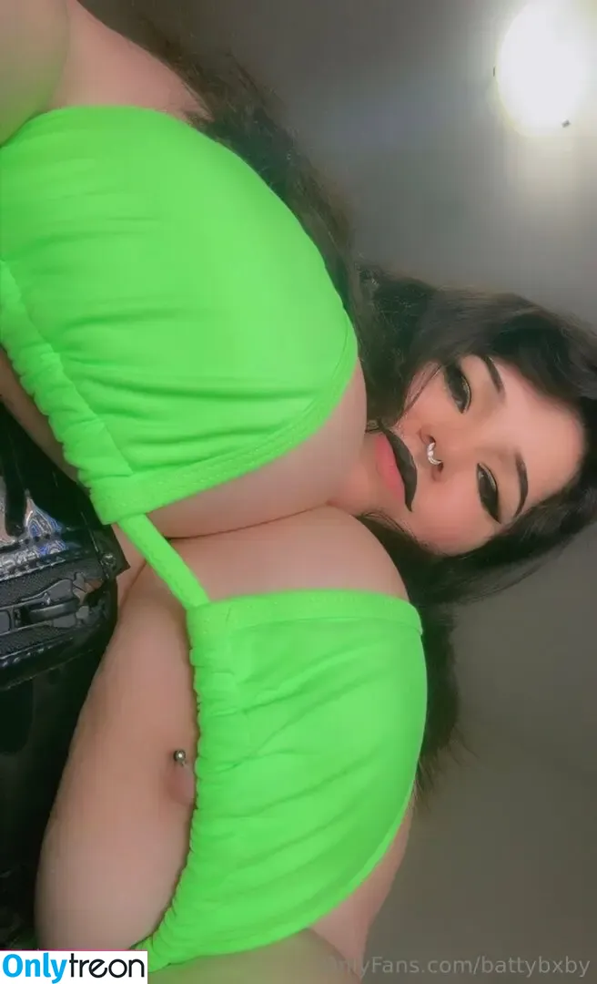 battybxby nude photo #0072 (batty.bxby)