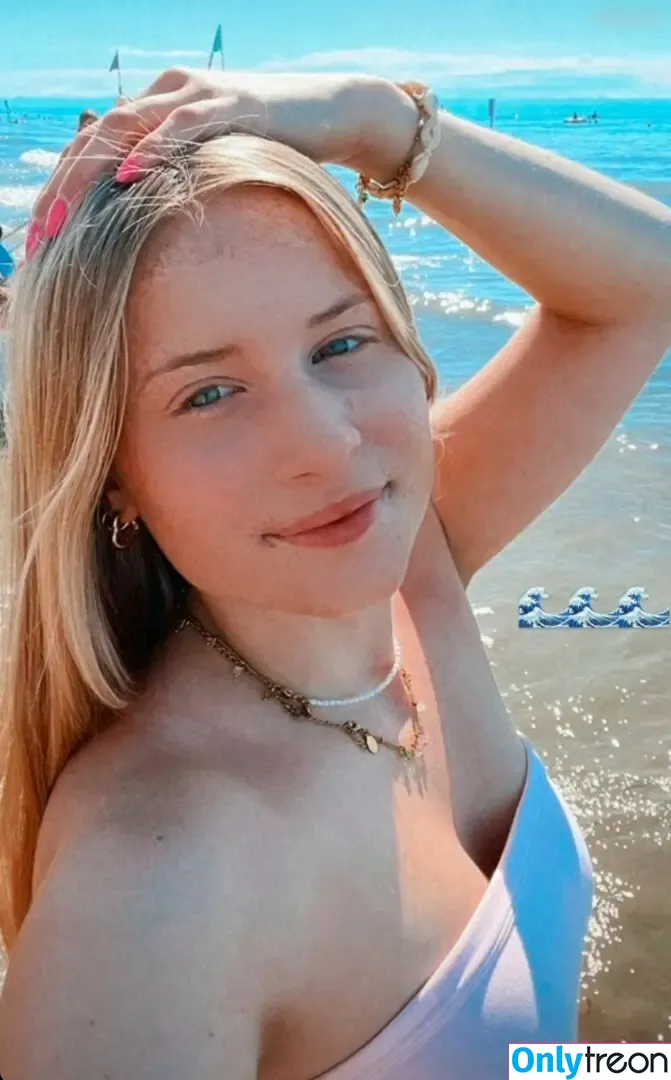 bauerteresa nude photo #0022 (bauer_teresa)