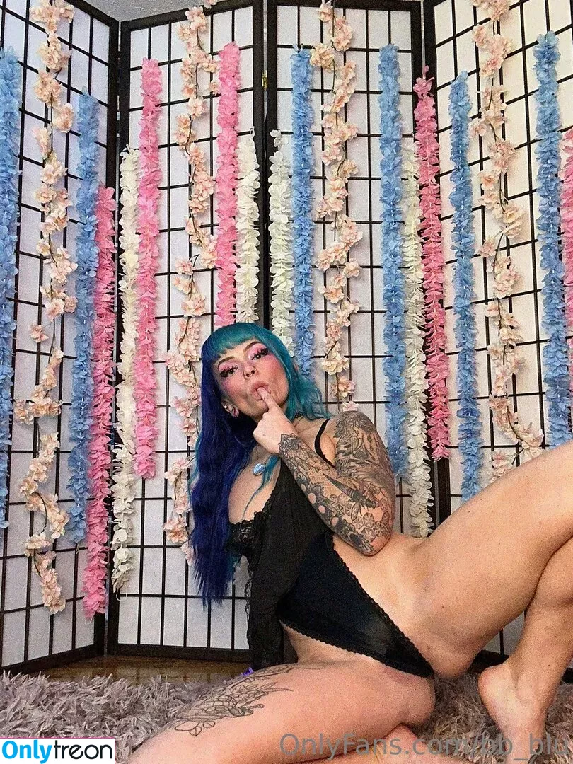 bb_blu голая photo #0033 (Weird Waifu / weirdwaifu)