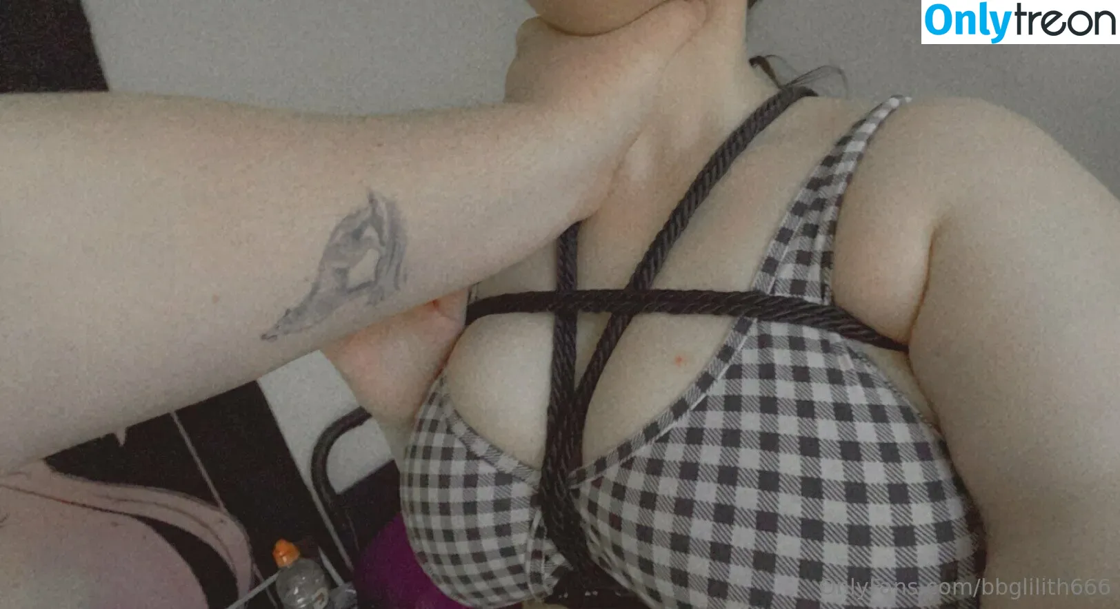 bbglilith666 nude photo #0001 (elittle326)