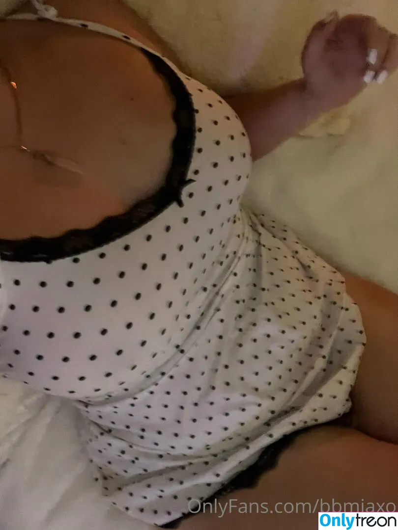 bbmiaxo голая photo #0072 (bxbymiaxo)