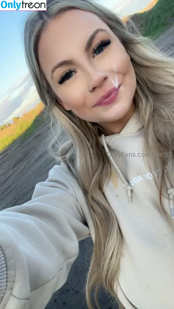 bbt88 голая photo #0036 (brit_bratt88 / tbaby8888)