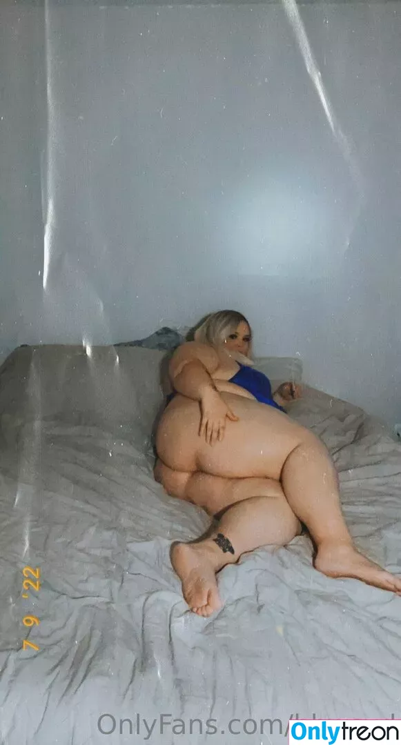 bbwsyd nude photo #0045 (its_jst_shay)
