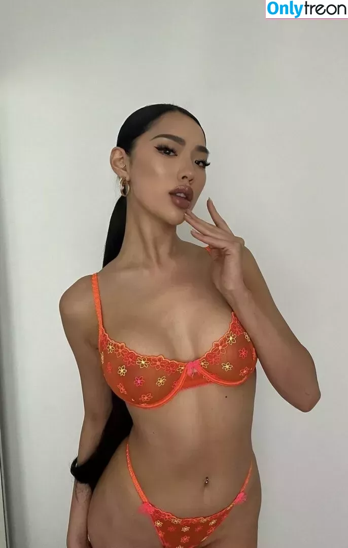 Bbyambi nude photo #0005 (Amberly yang / ambi_baby / ambie)