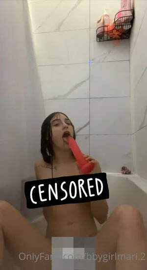 bbygirlmari.2 / bbygirllmari nude photo #0004
