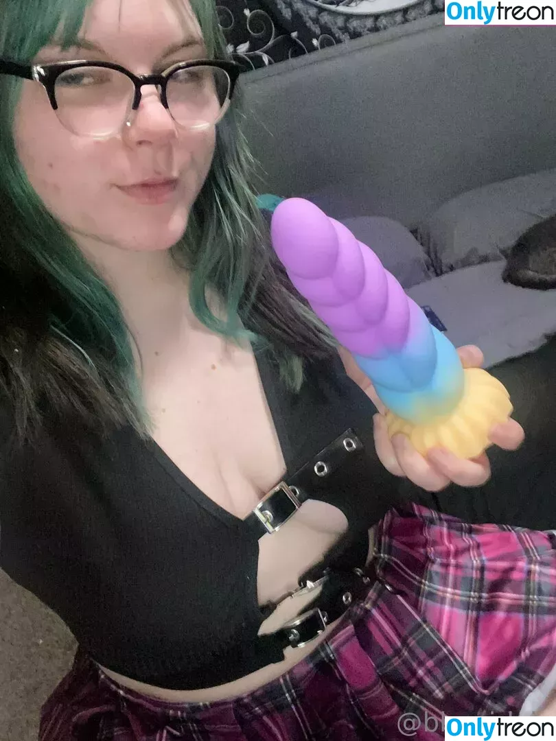 bbygirlviv голая photo #0112 (bbygirlvv)