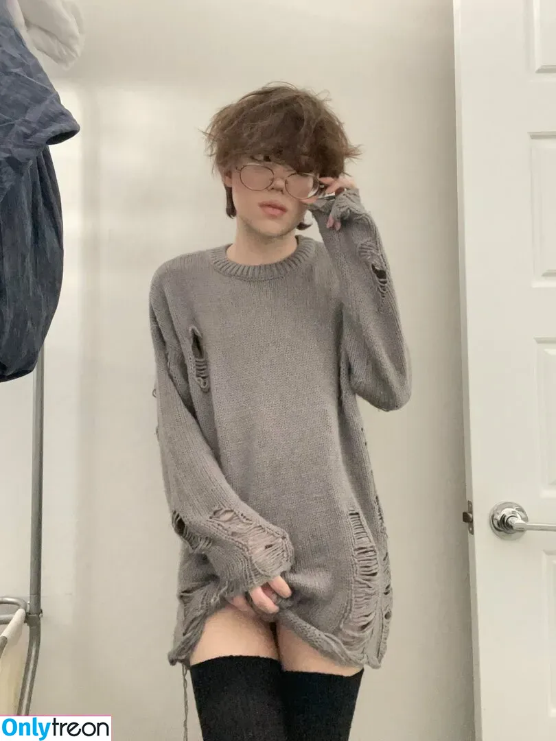 Bbykoda nude photo #0006 (bbyk0da / bbykodak)
