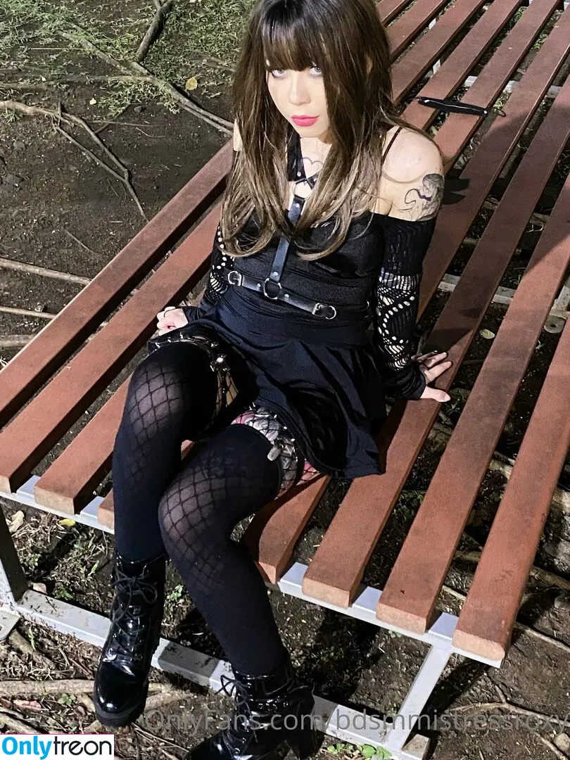 bdsmmistressroxy голая photo #0051 (bdsmmistressroxy)