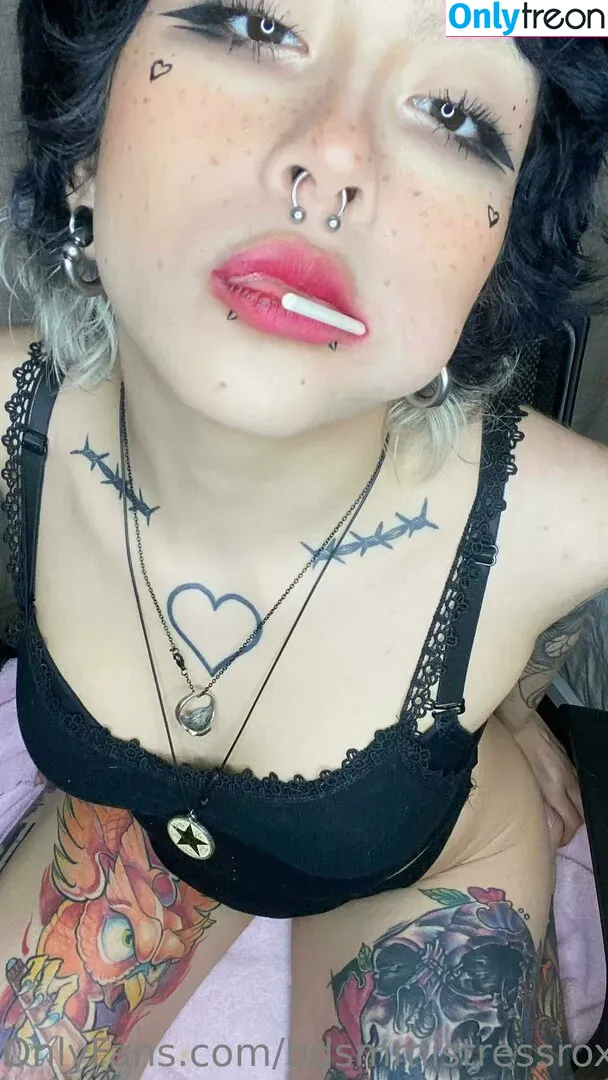 bdsmmistressroxy nude photo #0059 (bdsmmistressroxy)