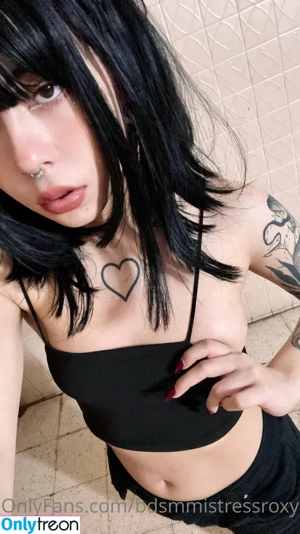 bdsmmistressroxy nude photo #0078 (bdsmmistressroxy)