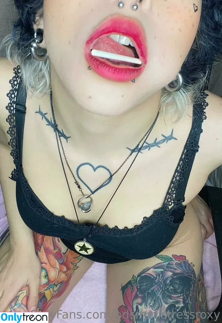 bdsmmistressroxy голая photo #0089 (bdsmmistressroxy)