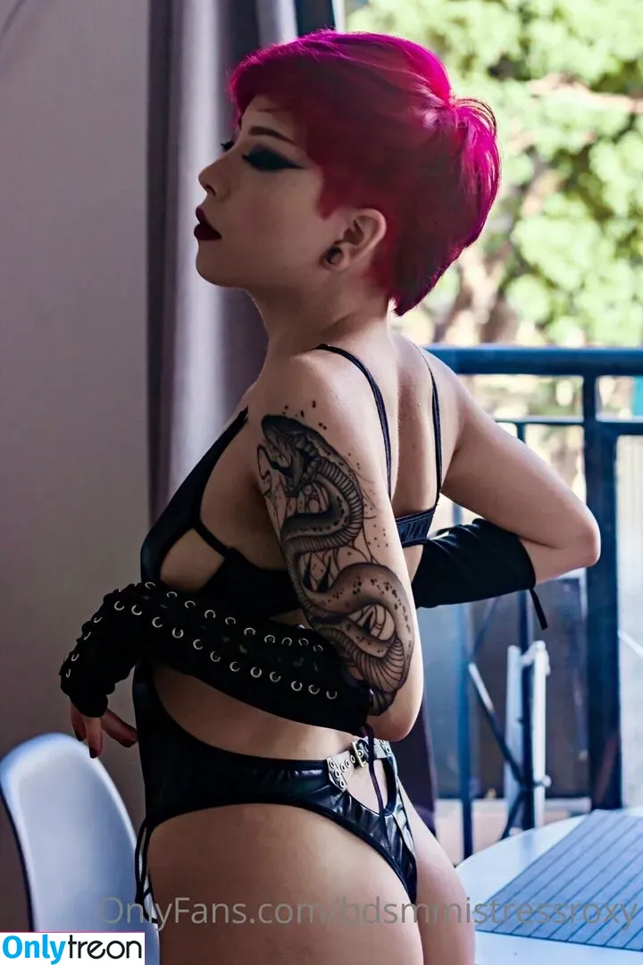 bdsmmistressroxy nude photo #0122 (bdsmmistressroxy)