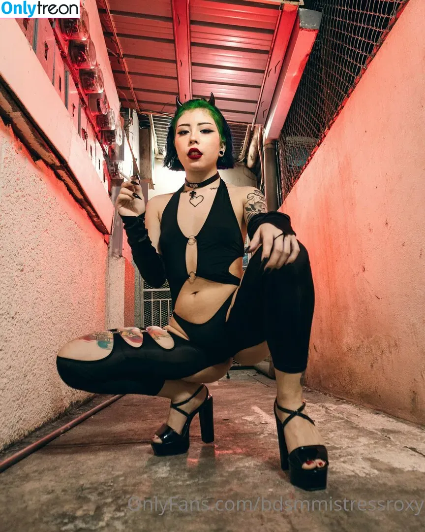 bdsmmistressroxy голая photo #0199 (bdsmmistressroxy)