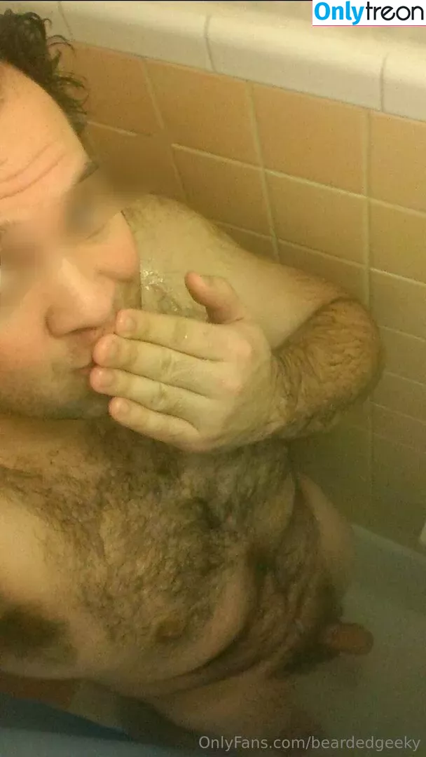 beardedgeeky nude photo #0032 (bearded_and_geeky)