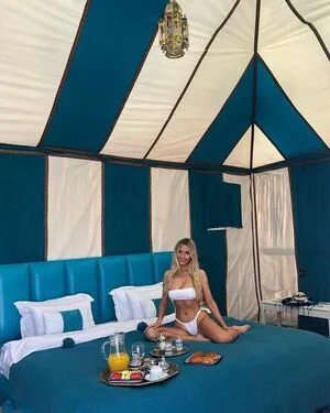 Beatrice Bouchard / beatricebouchard фото голая #0104