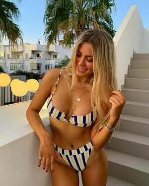 Beatrice Bouchard / beatricebouchard фото голая #0120