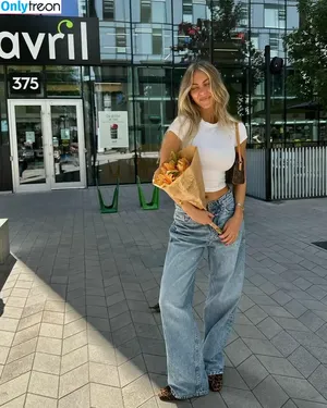 Beatrice Bouchard / beatricebouchard nude photo #0181