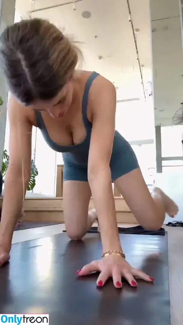 Beatrice Bouchard nude photo #0235 (beatricebouchard)
