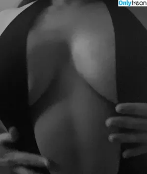 Beatrice Dumbrava / beatrice_dumbrava nude photo #0003