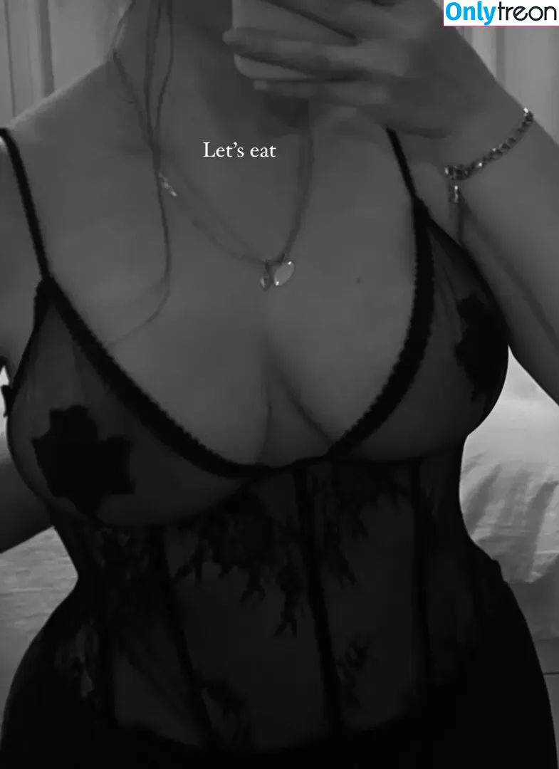 Beatrice Dumbrava nude photo #0011 (beatrice_dumbrava)