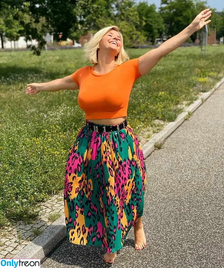 Beatrice Egli голая photo #0005 (beatrice_egli / beatrice_egli_offiziell)