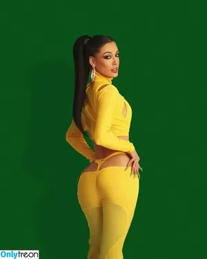 Beatriz Reis / beatrizreisbrasil nude photo #0024