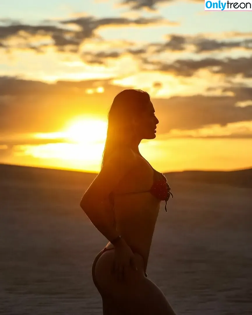 Beatriz Reis nude photo #0003 (beatrizreisbrasil)