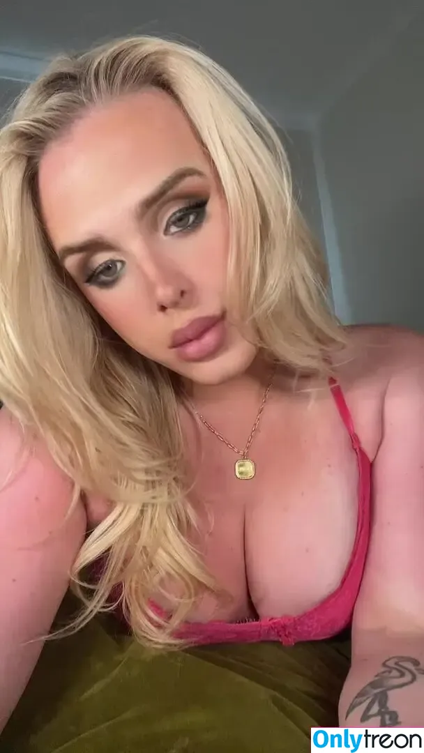 Bebe Chloe nude photo #0010 (babybee23x / bebeamadeus)