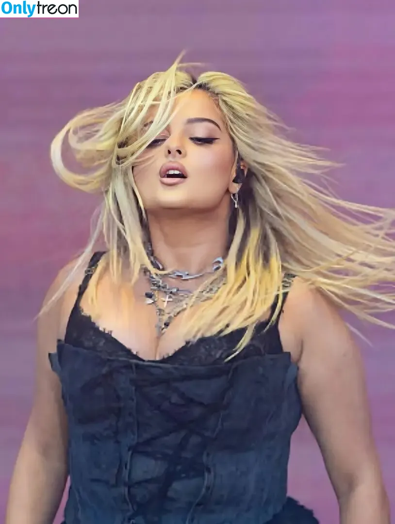 Bebe Rexha nude photo #0970 (beberexha / skylinevexx)