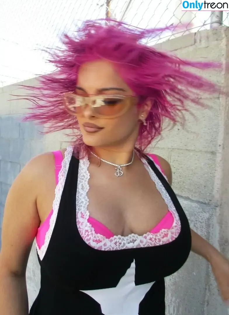 Bebe Rexha голая photo #1008 (beberexha / skylinevexx)