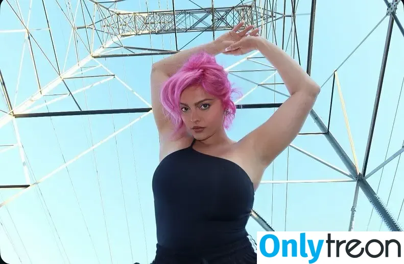 Bebe Rexha nude photo #1010 (beberexha / skylinevexx)