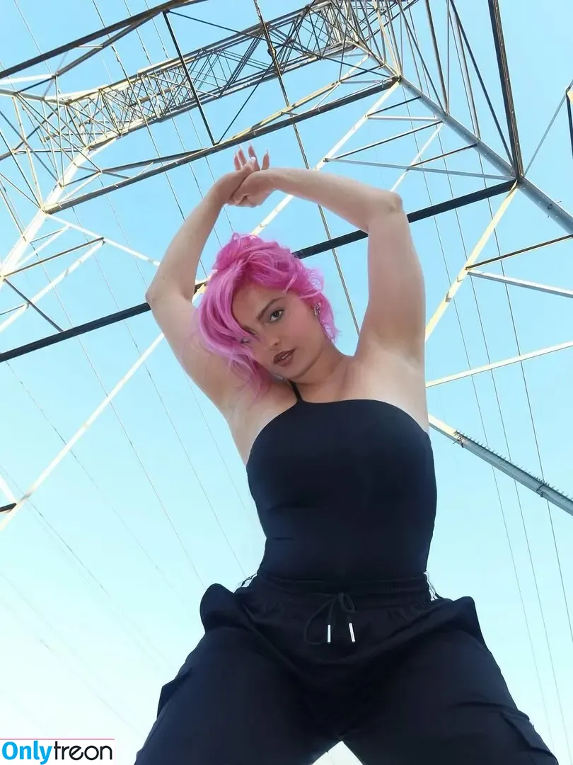 Bebe Rexha голая photo #1011 (beberexha / skylinevexx)